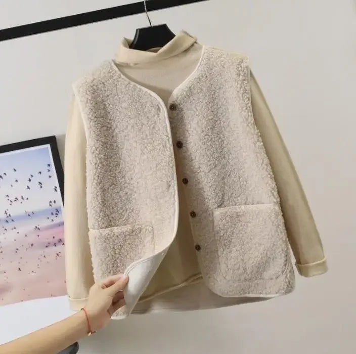 Women’s Warm Fleece Gilet – Soft Button-Up Sleeveless Jacket