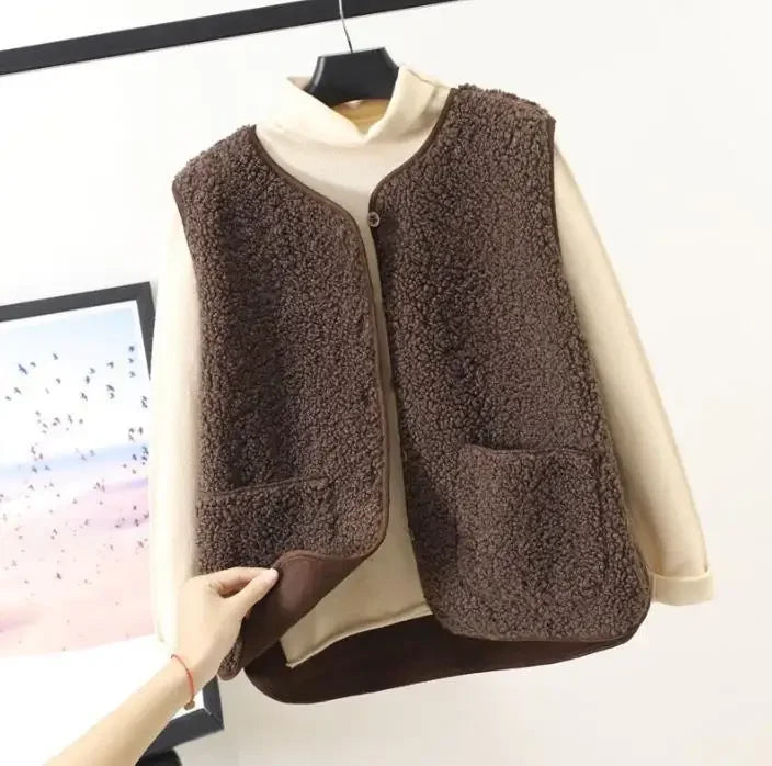 Women’s Warm Fleece Gilet – Soft Button-Up Sleeveless Jacket
