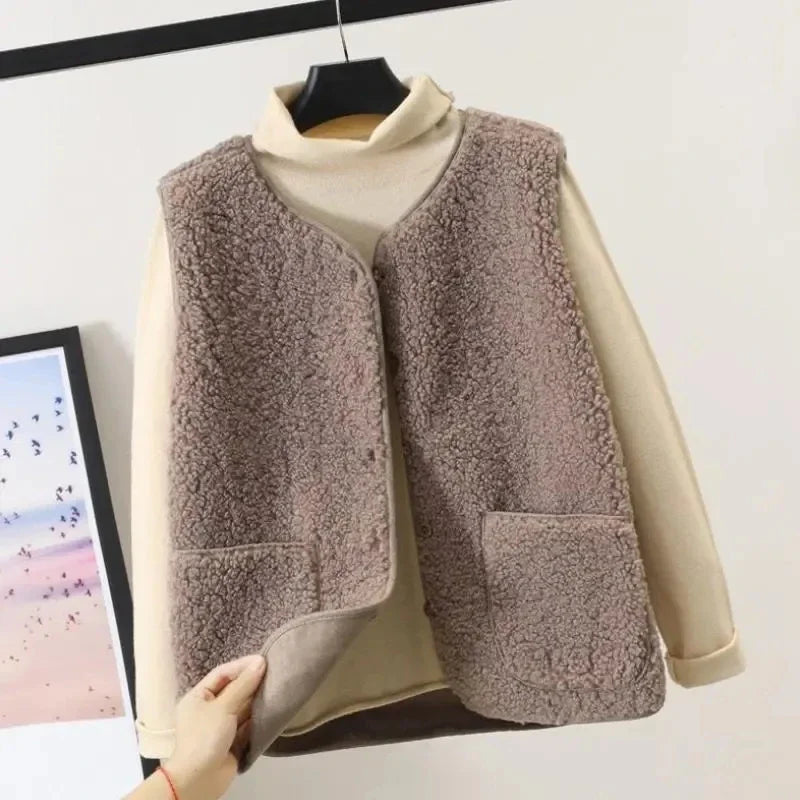Women’s Warm Fleece Gilet – Soft Button-Up Sleeveless Jacket