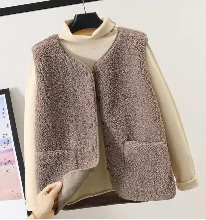 Women’s Warm Fleece Gilet – Soft Button-Up Sleeveless Jacket